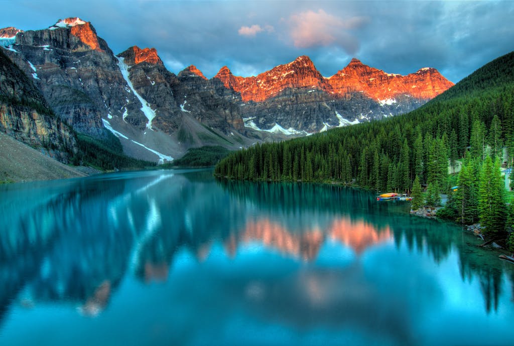 Photo by James Wheeler | Eric Going Global Lake and Mountain